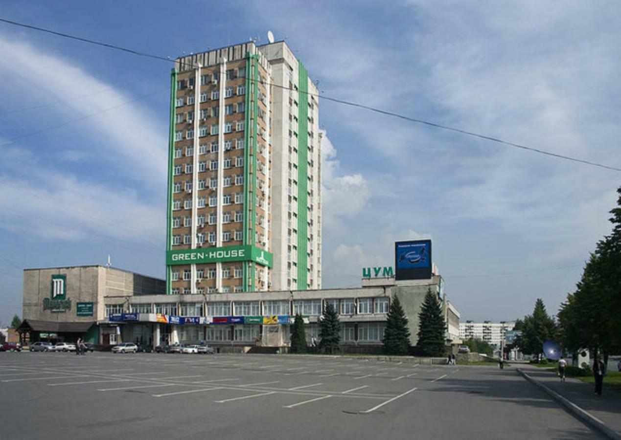 Apartament Ordjonikidze 54A 2Kk Novokuznetsk Exterior photo
