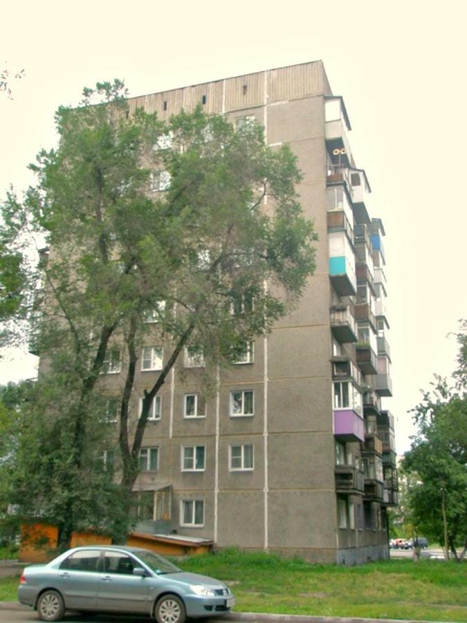 Apartament Ordjonikidze 54A 2Kk Novokuznetsk Exterior photo